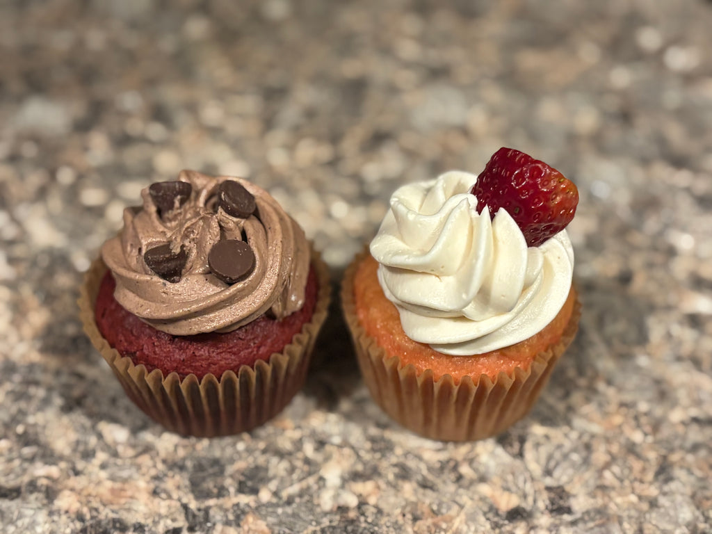 Custom flavored cupcakes 1 dozen (12 cupcakes)