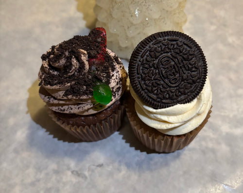 Custom flavored cupcakes 1 dozen (12 cupcakes)